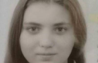 Кареглазая девочка со шрамом пропала на Харьковщине, родители не находят себе места: фото и приметы