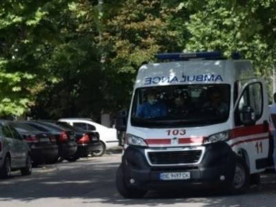 Во Львове пассажир выпал из салона автобуса и скончался