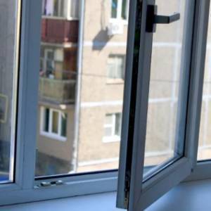 В Бердянске пациент гериатрического пансионата выпрыгнул из окна