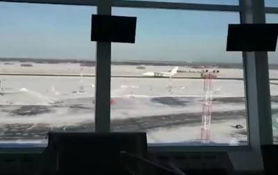 В Новосибирске авария самолета попала на видео