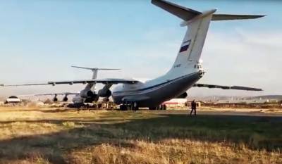 Россия отправила еще восемь самолетов с миротворцами в Карабах