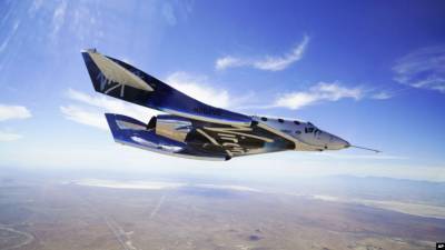Virgin Galactic готовит первый пилотируемый испытательный полет в космос