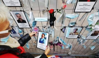 В Петербурге разобрали мемориал врачам, погибшим от COVID