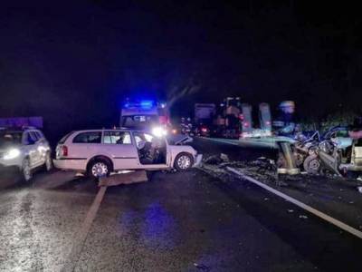 На трассе Житомир-Черновцы в ДТП с двумя Skoda погибли 2 человека