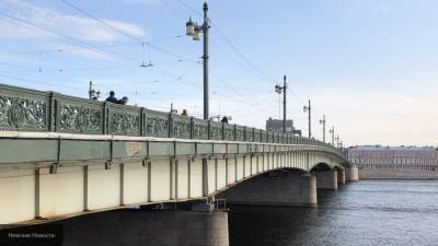 Петербург в воскресенье перестанет разводить три моста