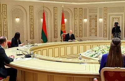 Лукашенко о главном способе борьбы с цветными революциями: Сплотиться и выступать единым фронтом