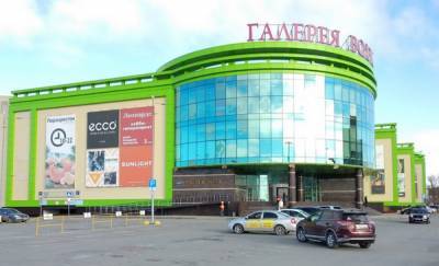 В Тюменской области детям и подросткам до 18 лет запретили посещать торговые центры без родителей
