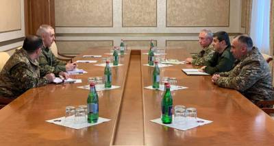 Араик Арутюнян и Рустам Мурадов обсудили вопросы миротворческой миссии в Карабахе