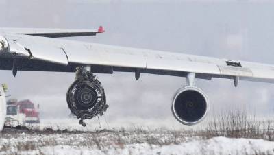 Стало известно о самочувствии экипажа Ан-124, экстренно севшего в Новосибирске