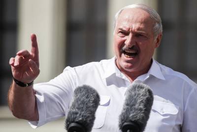 Лукашенко назвал протесты в Беларуси неконституционным переворотом