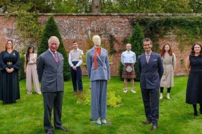 Наследник британского престола стал дизайнером: Принц Чарльз презентовал коллекцию одежды