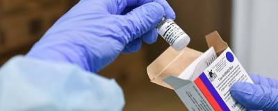Россия поставит в Венгрию первые образцы вакцины от COVID-19 на следующей неделе