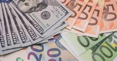 После выходных доллар и евро подешевеют: курсы валют от Нацбанка и в обменниках 13 и 16 ноября
