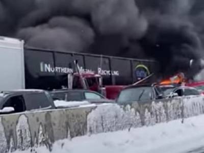 В США произошла масштабная дорожная авария: сгорели 29 авто