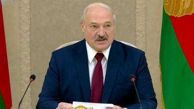 Александр Лукашенко дал интервью политическим обозревателям СНГ