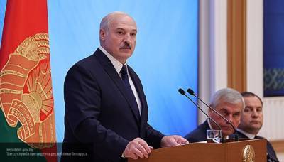 Лукашенко заявил, что Западу он не по зубам