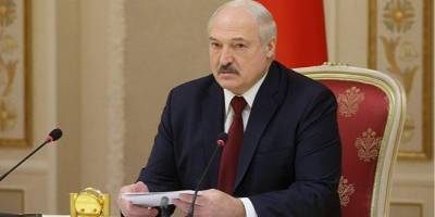 «На колени я не встану». Лукашенко заявил, что не собирается уступать власть, несмотря на протесты