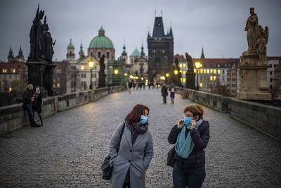 Суд в Праге отменил решение Минздрава Чехии о масочном режиме