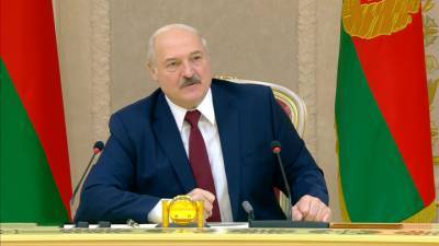 Четвертый месяц протестов: Лукашенко порассуждал о транзите власти