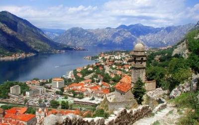 Черногория вводит строгий карантин