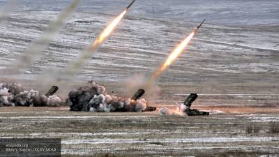 Российские войска испытывают новую огнеметную систему ТОС-2