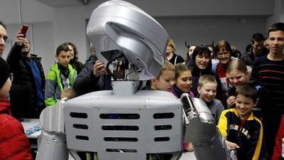 В России хотят уберечь медиков от коронавируса с помощью роботов