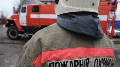 В Петербурге повышен ранг сложности пожара в производственном здании