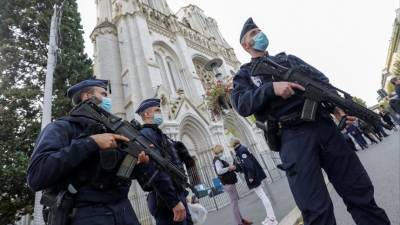 Обнаружена связь террориста из Ниццы с убийцей учителя под Парижем - 5-tv.ru - Франция - Париж