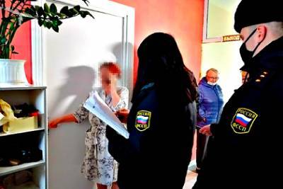 У российской семьи отобрали квартиру и личный лифт