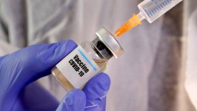 Трамп: вакцина США от COVID-19 будет доступна населению в апреле