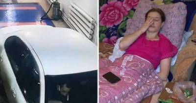 Несчастный случай на автомойке в Казахстане: пьяный сотрудник лишил свою коллегу ног (1 фото + 1 видео)