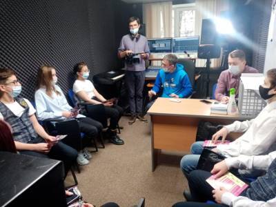 Сахалинские школьники попробовали себя в роли звукорежиссеров