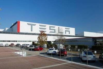 Компанию Tesla пытаются вытеснить конкуренты