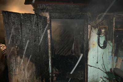 Под Саратовом утром тушили баню, в которой сгорел мужчина - saratov.mk.ru - Россия - Саратов - Калининск
