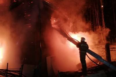 В Свердловской области на базе отдыха произошел пожар