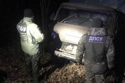 В Сумской области на границе с РФ застрял грузовик с красной икрой на 1 млн грн
