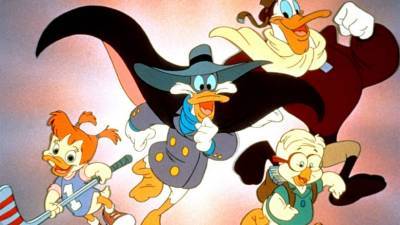 Disney+ перезапустит культовый мультсериал «Черный плащ»