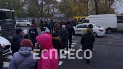 В Киеве ФОПы перекрыли улицу Бориспольская