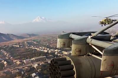 В Нагорном Карабахе появились российские боевые вертолёты (видео)