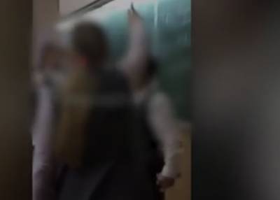 Мать пятиклассницы в Казани устроила самосуд над ее одноклассником прямо в школе