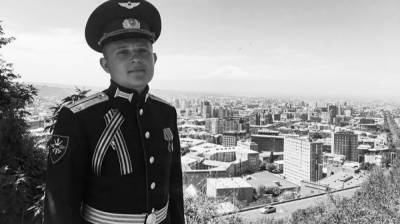 Президент наградил учившегося в Воронеже лётчика, погибшего в сбитом в Армении вертолёте