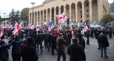 Оппозиция собралась на новой масштабной акции протеста в центре Тбилиси