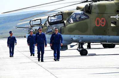 Путин наградил лётчиков сбитого в Армении вертолёта