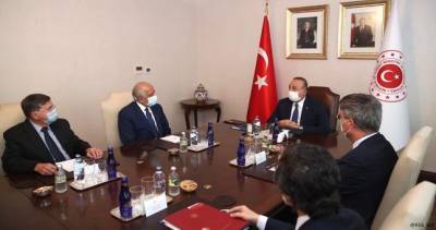 Залмай Халилзад и министр иностранных дел Турции провели переговоры по поводу мирного процесса в Афганистане