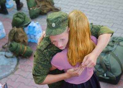 Ушел в армию: в Сибири не могут задержать парня, от которого забеременела 14-летняя