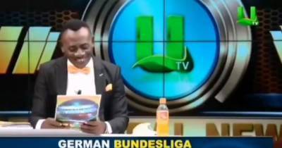 Ганский телеведущий "взорвал" Сеть произношением названий футбольных клубов (видео)