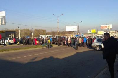 По Украине предприниматели перекрывали дороги из-за карантина выходного дня: видео и фото протестов
