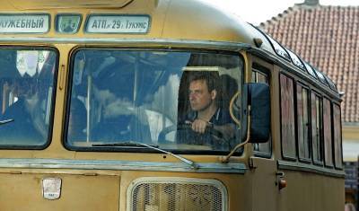 Заблудившийся автобус: вышел в прокат фильм Учителя «Цой»