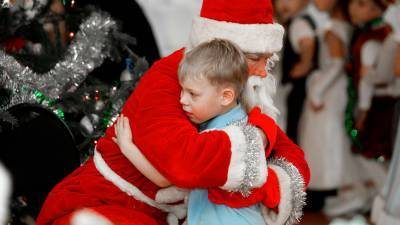 Дед Мороз сократит новогоднее путешествие из-за COVID-19