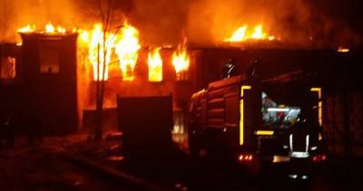 Площадь пожара в жилом доме в Красноармейске увеличилась до 1300 "квадратов"